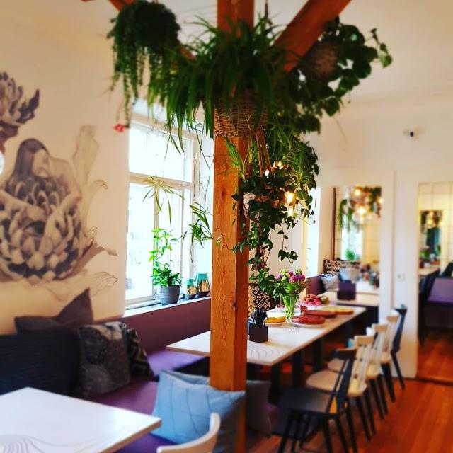 Cafe Flora